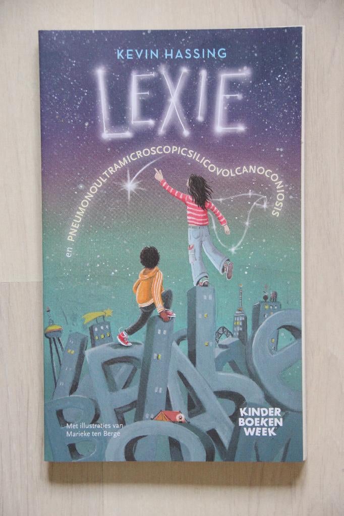 KEVIN HASSING - LEXIE en Pnuemonoultramicroscopicsilicovolca, Fictie algemeen, Ophalen of Verzenden, Zo goed als nieuw, Kevin Hassing