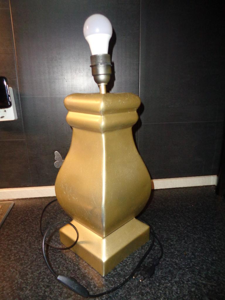 goudkl stenen lampen voet met schakelaar, Ophalen of Verzenden, Gebruikt, Minder dan 50 cm