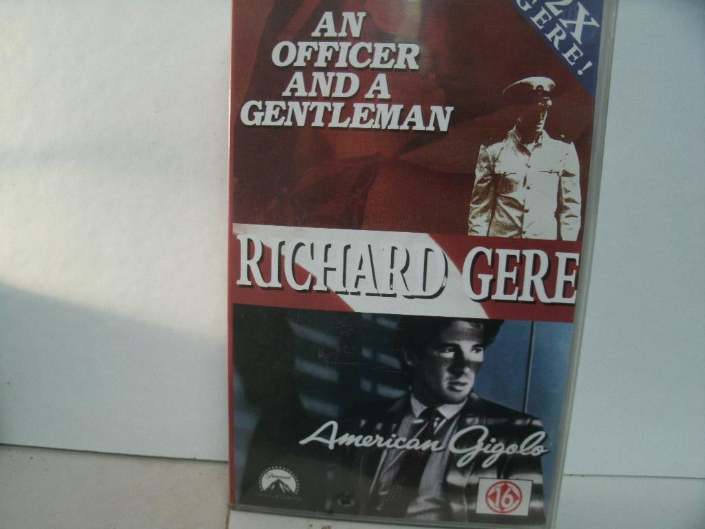 vhs 192b an office rand a gentleman & amirican gigolo, Alle leeftijden, Ophalen of Verzenden, Zo goed als nieuw, Actie en Avontuur