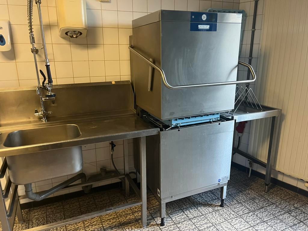 Vaatwasser Hobart, Ophalen