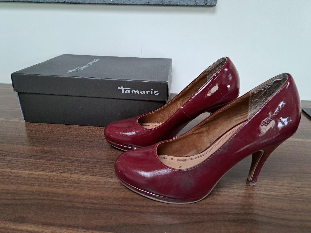 TAMARIS rode lak pumps, maat 37, Tamaris, Pumps, Ophalen of Verzenden, Zo goed als nieuw