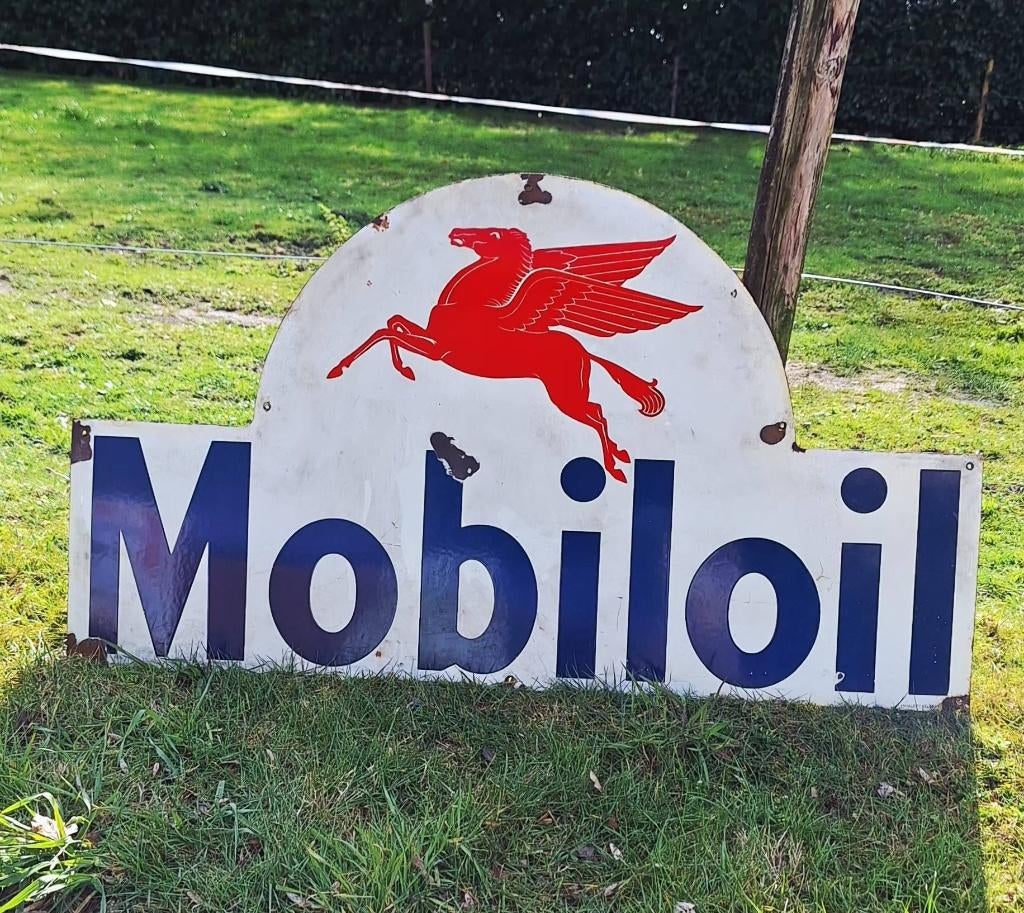 Origineel emaille bord van Mobiloil met het Pegasus logo., Ophalen, Reclamebord, Gebruikt, .