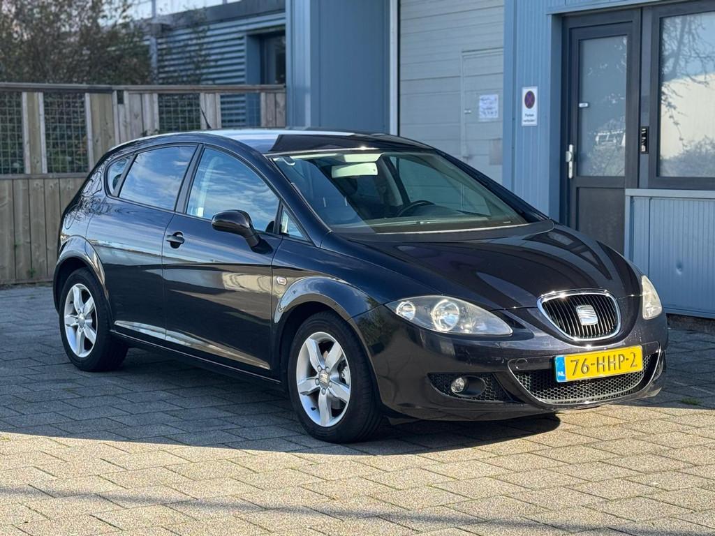 Seat Leon 1.4 TSI Business Style Pro,leer,navigatie,Cruiseco, 125 pk, Gebruikt, 4 cilinders, Leon