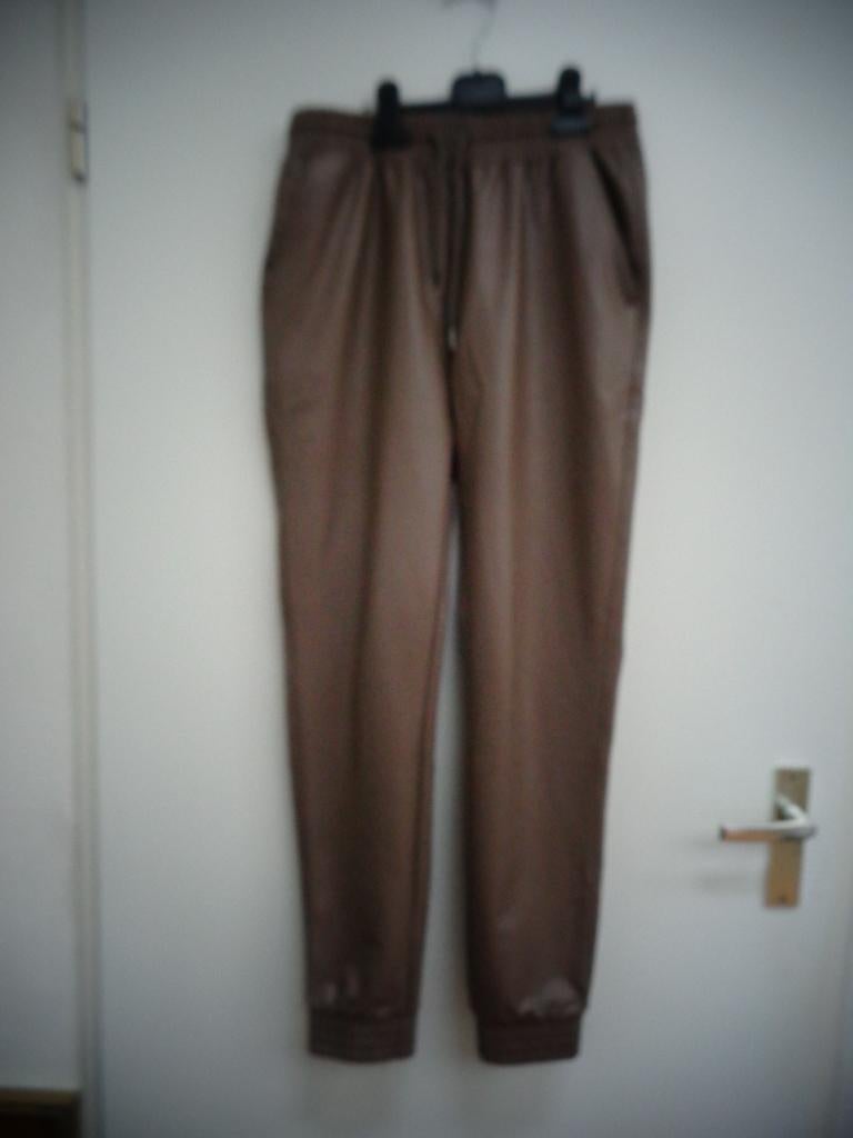 Ambika broek, maat L, lichtbruin. Namaakleer, Maat 38/40 (M), Bruin, Ophalen of Verzenden, Zo goed als nieuw