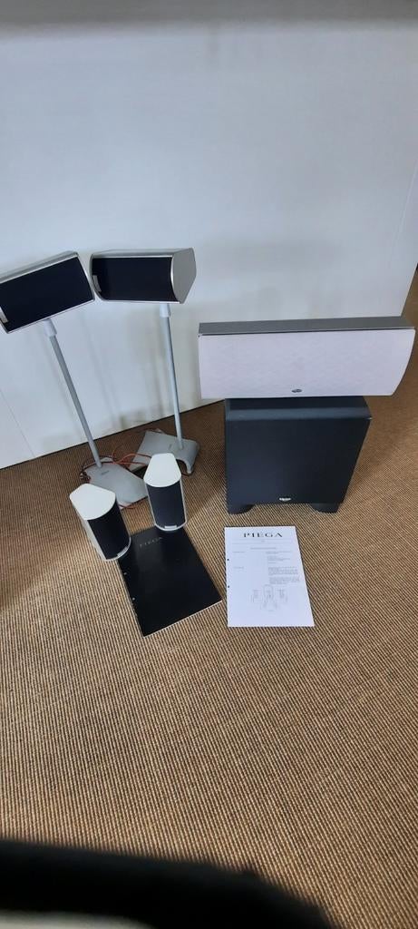 Piega Dolby Surround set met subwoofer en Vögle standaards, Ophalen of Verzenden