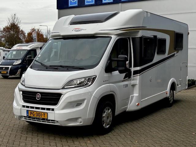 Capron T 339 /Queensbed/Navi/Achteruitrijcamera/Fietsendrage, Bedrijf, Cassettetoilet, Carado, Kluisje