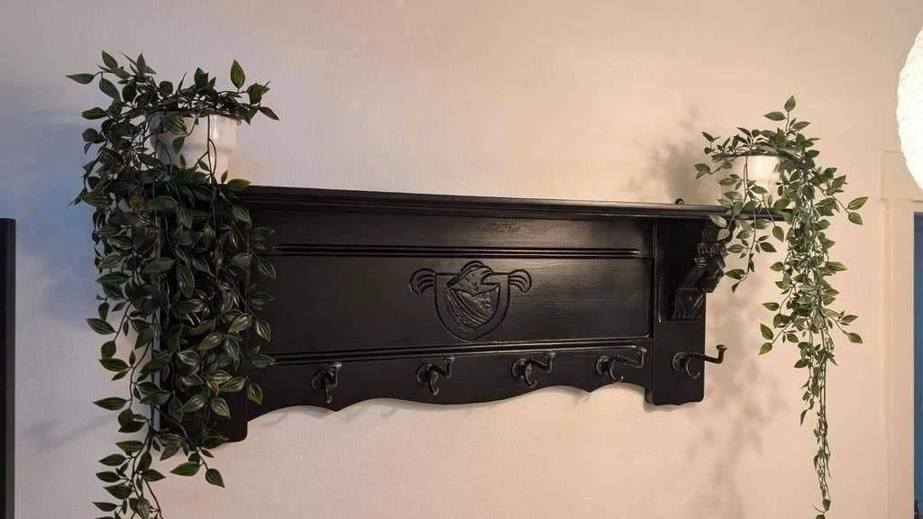 Zwarte houten wandkapstok met sierlijke details, Gebruikt, Minder dan 100 cm, Hout, Ophalen