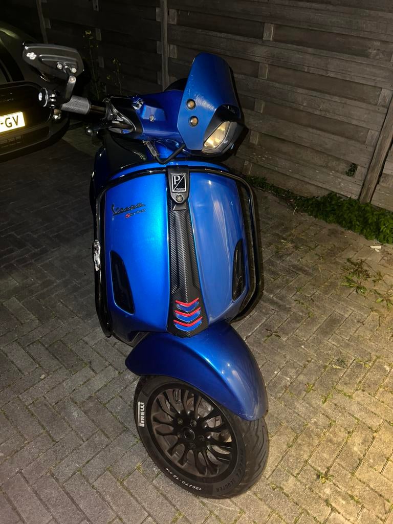 Custom vespa sprint, Fietsen en Brommers, Scooters | Vespa, Ophalen, Maximaal 45 km/u, Vespa S, Zo goed als nieuw
