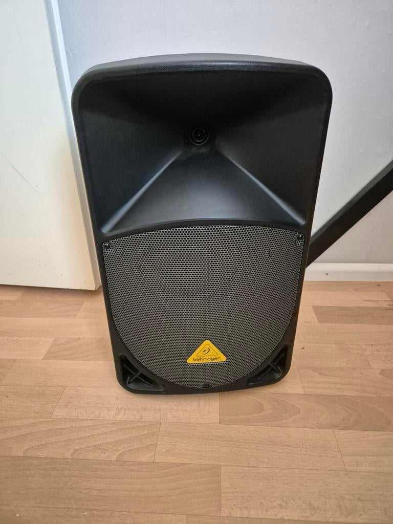 Behringer geluidsinstallatie/geluidset actief., Ophalen