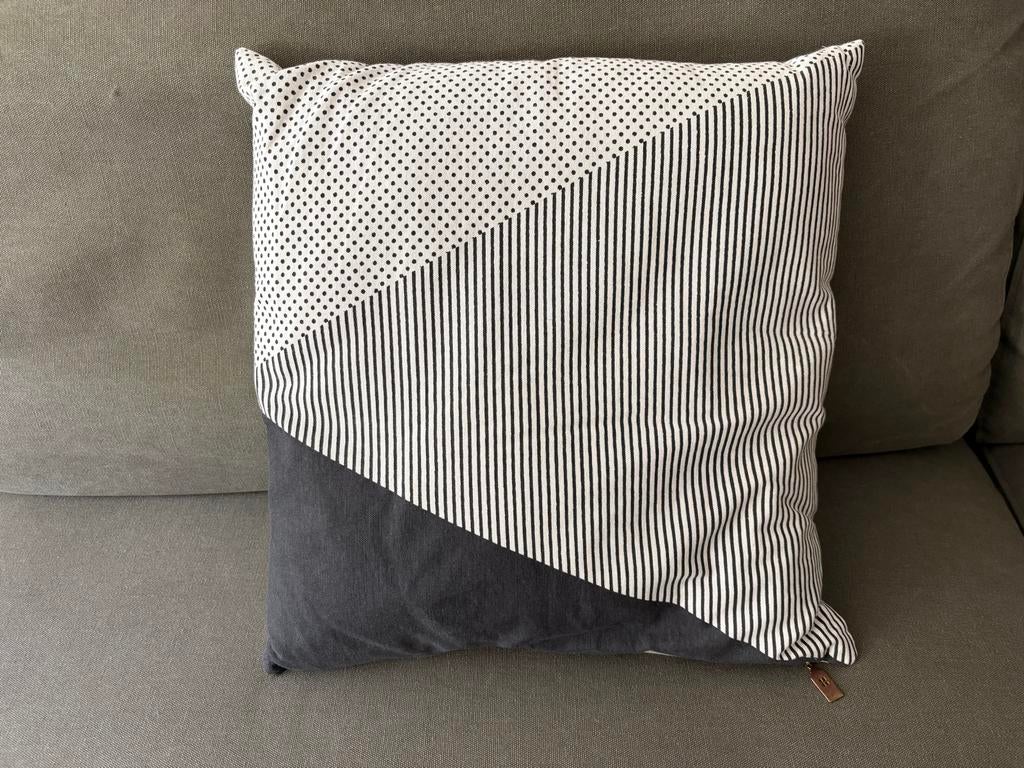 Kussen inclusief binnenkussen 45x45 cm - Zwart/Wit gestreept, Ophalen of Verzenden, Zo goed als nieuw, Zwart, Vierkant