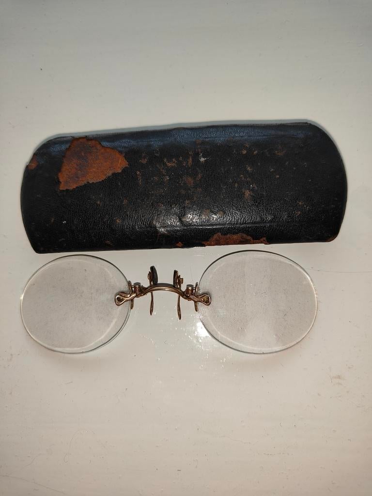 Antieke ouderwetse bril pince-nez, Verzenden