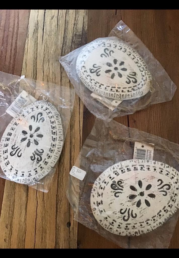 3 Metalen, platte paas eieren, paasdecoratie. 11 x 8 metaal., Ophalen of Verzenden, Zo goed als nieuw