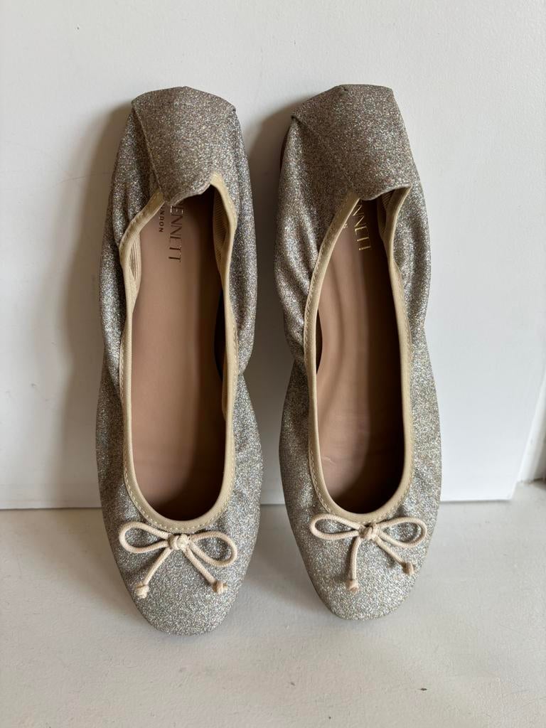 LK Bennett gouden glitter ballerina’s maat 39, Kleding | Dames, Schoenen, Ophalen of Verzenden, Nieuw, Overige kleuren
