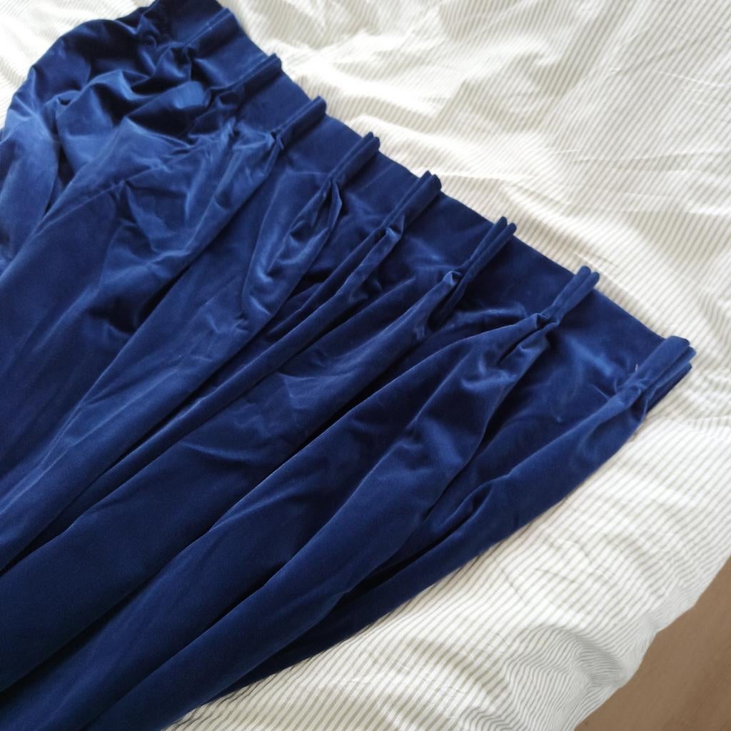 2x Donkerblauwe velours gordijnen HEMA 270x90 cm, Ophalen, Zo goed als nieuw, 200 cm of meer, 200 cm of meer