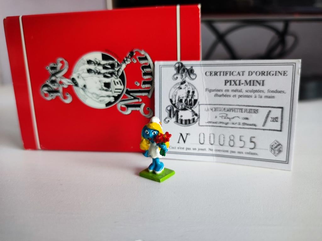 Mini pixi smurfin met bloemen. 2152, Ophalen of Verzenden, Zo goed als nieuw, Dier