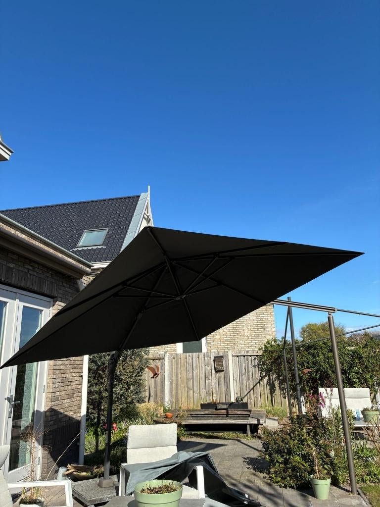 Parasol Platinum 300 bij 300 inclusief 90 kg voet op wielen, Tuin en Terras, Parasols, Ophalen, Verstelbaar, 3 tot 4 meter, Zweefparasol