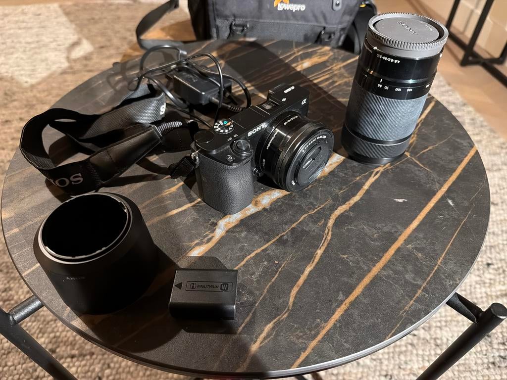 Sony Alpha A6000 Systeemcamera met 2 lenzen en accessoires, Audio, Tv en Foto, Fotocamera's Digitaal, Compact, Ophalen of Verzenden