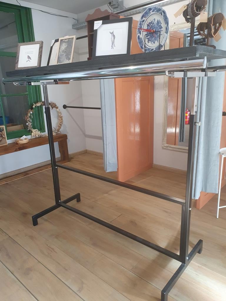 Stevig kledingrek met houten plank, Kleding | Dames, Kledingrekken, Ophalen, Gebruikt