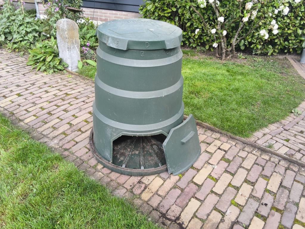Compostbak compostton compost moestuin., Ophalen