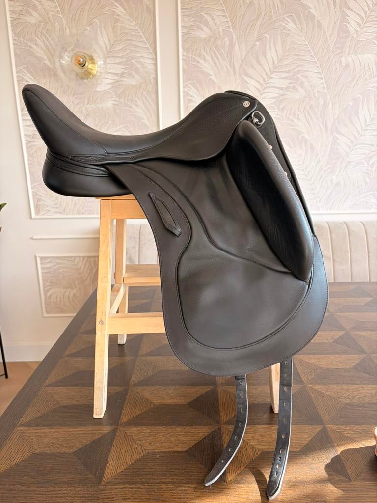 Dressuurzadel Aviar Rook 2.0 buffelleer. ZGAN ✨, Dieren en Toebehoren, Paarden en Pony's | Zadels, Ophalen of Verzenden, Gebruikt