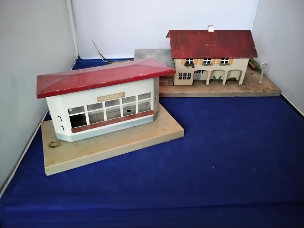 Kibry metalen trein huisjes HO/0 - Stadion & Kiosk US Zone, Overige merken, Gebruikt, Gelijkstroom of Wisselstroom, Brug, Tunnel of Gebouw