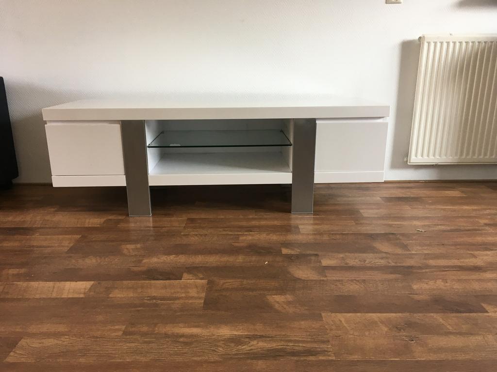 Tv meubel hoogglans wit met rvs, Huis en Inrichting, Kasten | Televisiemeubels, Ophalen, 150 tot 200 cm, Zo goed als nieuw, Minder dan 100 cm