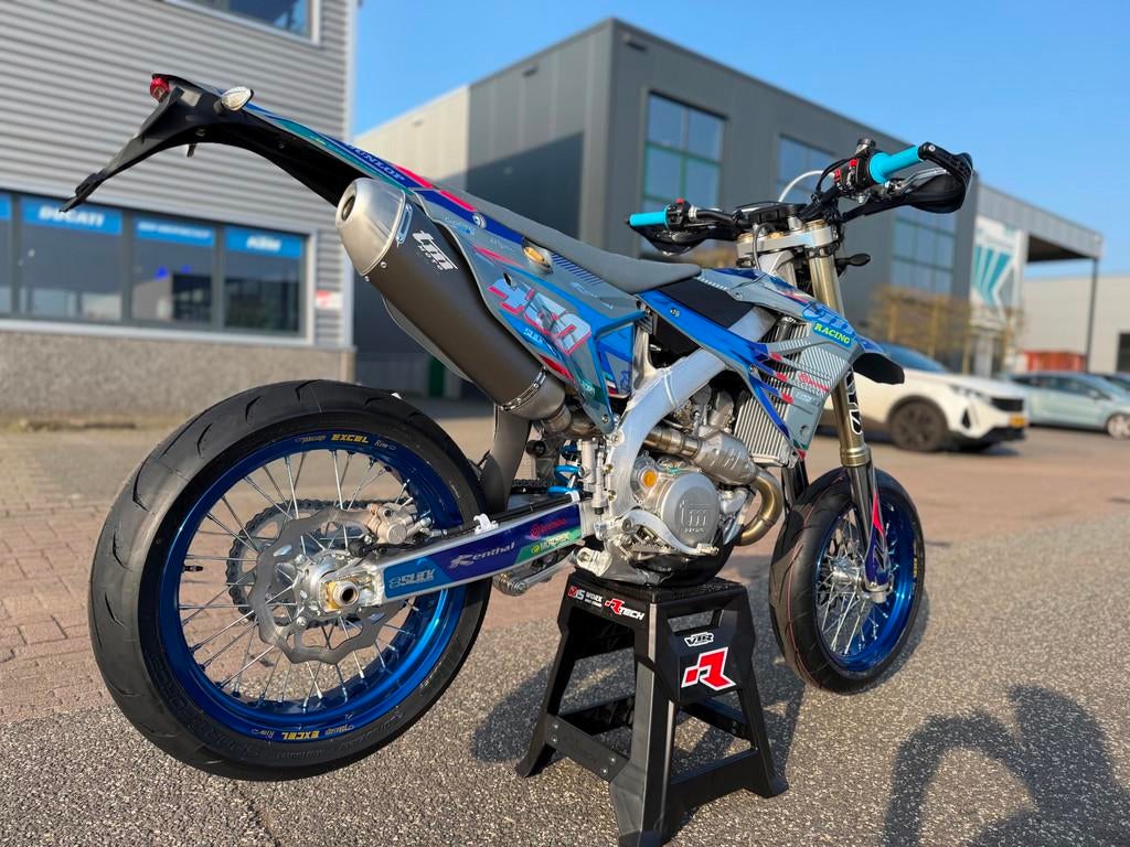 TM 450 SMR A2 Supermotard Kenteken Supermoto NIEUW! no KTM e, Motoren, 450 cc, Via Fano
Pesaro PU  Pesaro PU, IT, Bedrijf, Toermotor