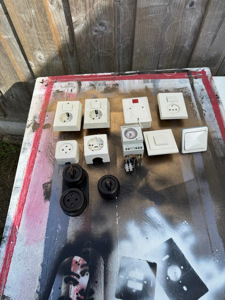 Schakelmatriaal, Doe-het-zelf en Verbouw, Elektra en Kabels, Ophalen of Verzenden, Gebruikt, Schakelaar