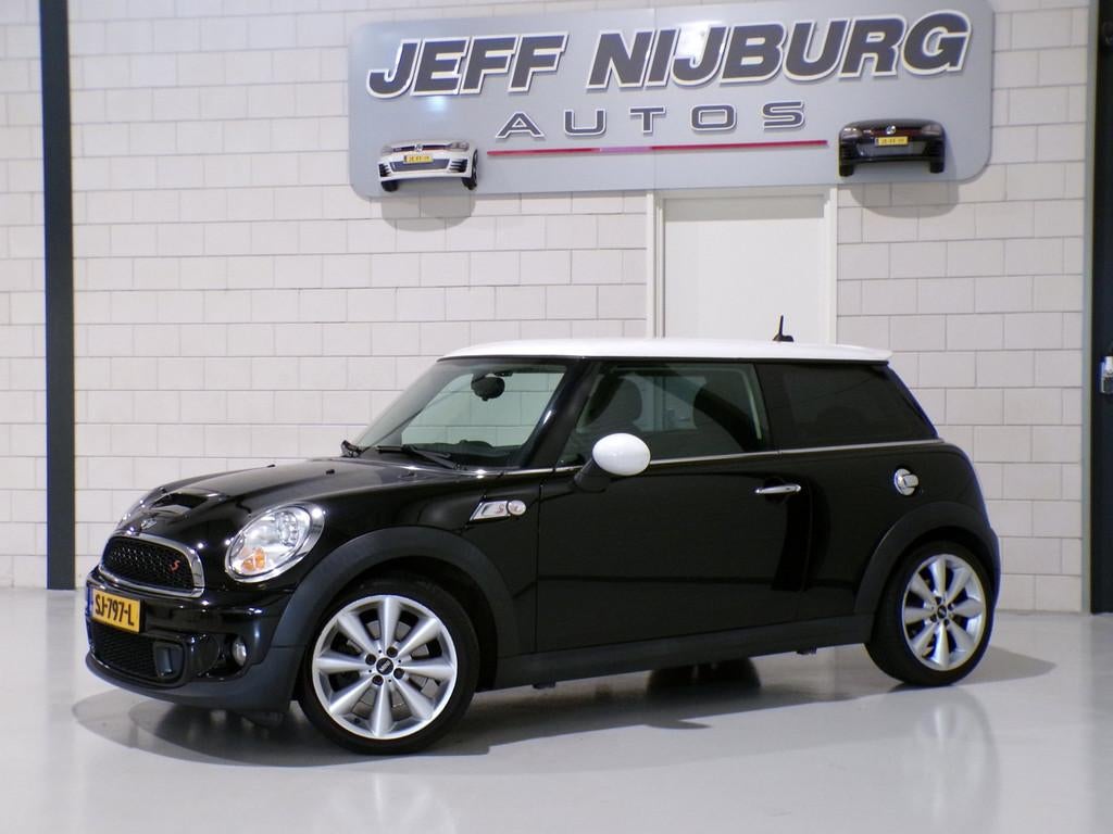 Mini Mini 1.6 Cooper S Pepper 184PK Xenon Bluetooth Navigati, Auto's, Mini, Voorwielaandrijving, Euro 5, Gebruikt, 4 cilinders