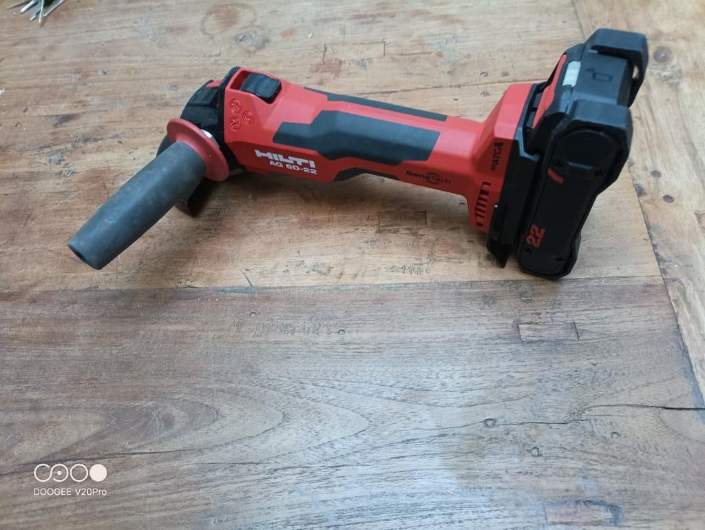 Hilti AG 6D-22 Accu Haakse Slijpmachine 4 Ah, Doe-het-zelf en Verbouw, Gereedschap | Slijpmachines, Ophalen of Verzenden, Gebruikt