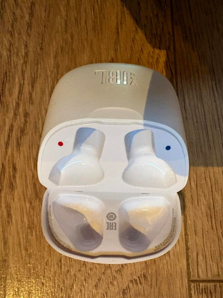 Oplaadcase JBL tune225TWS, Ophalen of Verzenden, Zo goed als nieuw