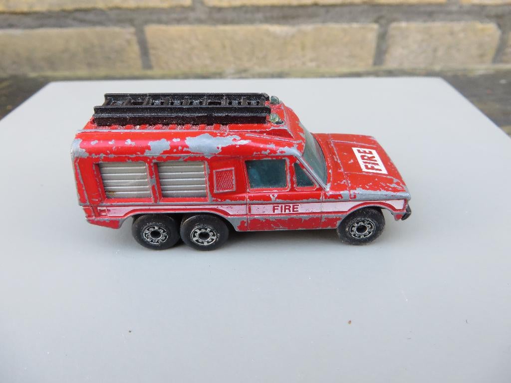 Matchbox Range Rover Carmichael Commando fire engine, Ophalen of Verzenden, Gebruikt, Auto