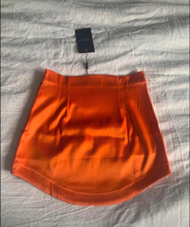 Oranje satijnen mini rokje Koningsdag maat M, Maat 38/40 (M), Nieuw, Oranje, Ophalen of Verzenden