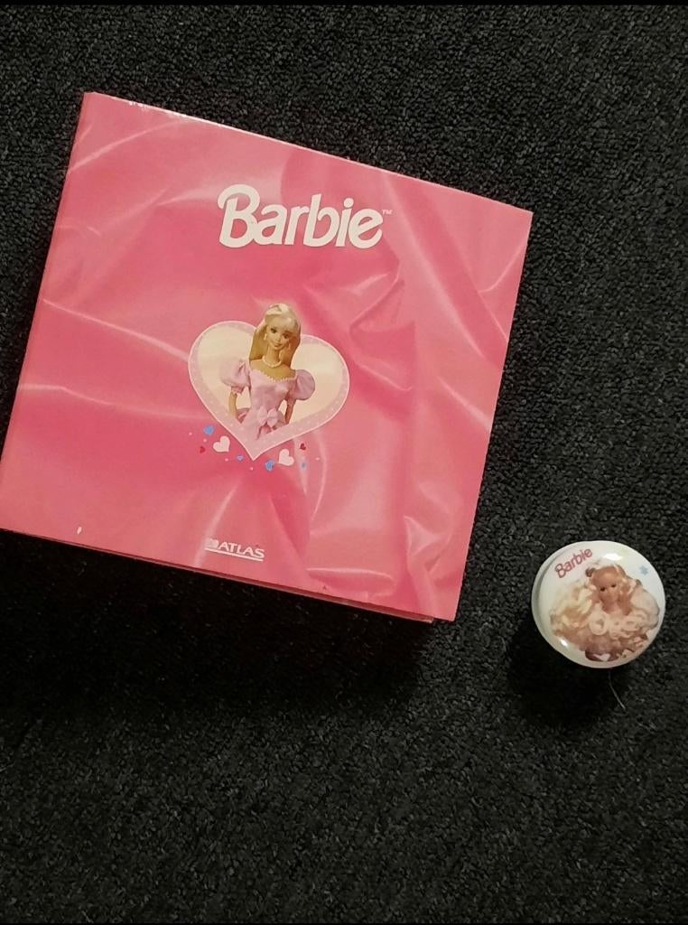 Oud Barbie verzamel album met stenen doosje, Verzamelen, Poppen, Ophalen of Verzenden, Gebruikt, Overige typen