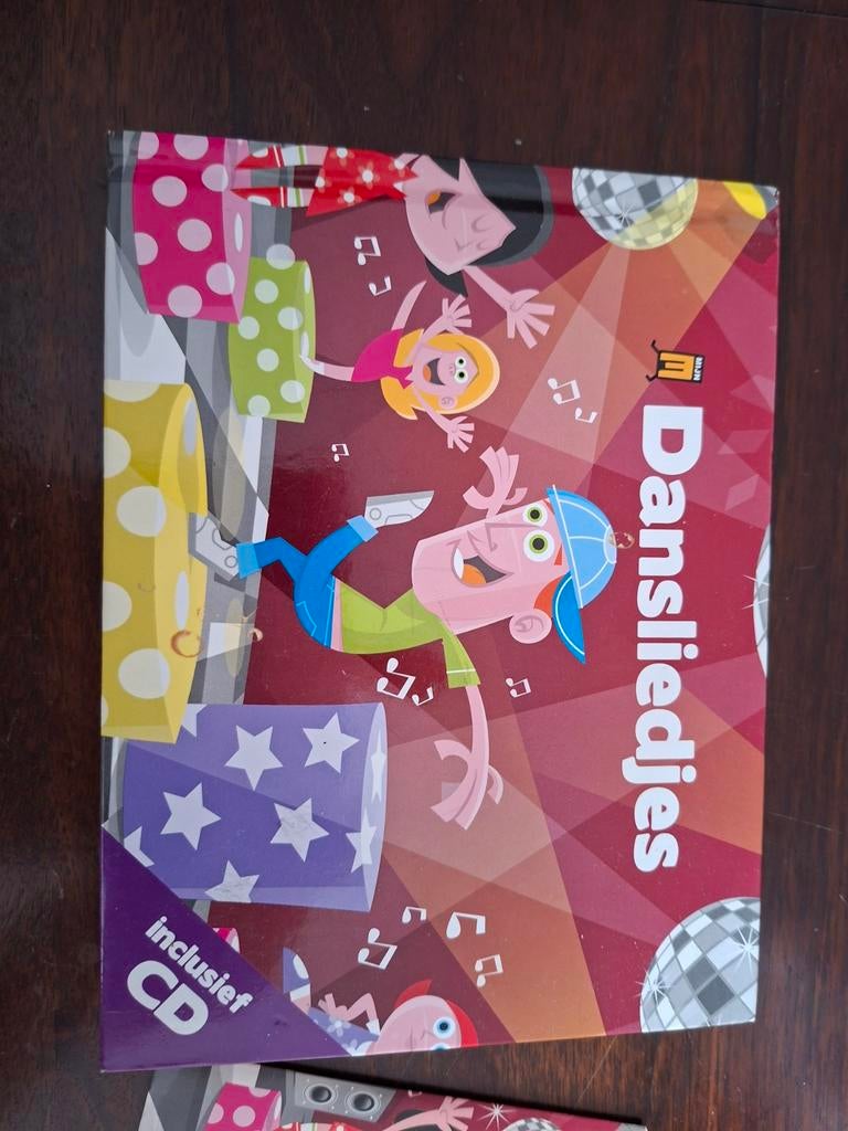 Dansliedjes Boekje en CD voor Peuters, Ophalen of Verzenden, Zo goed als nieuw