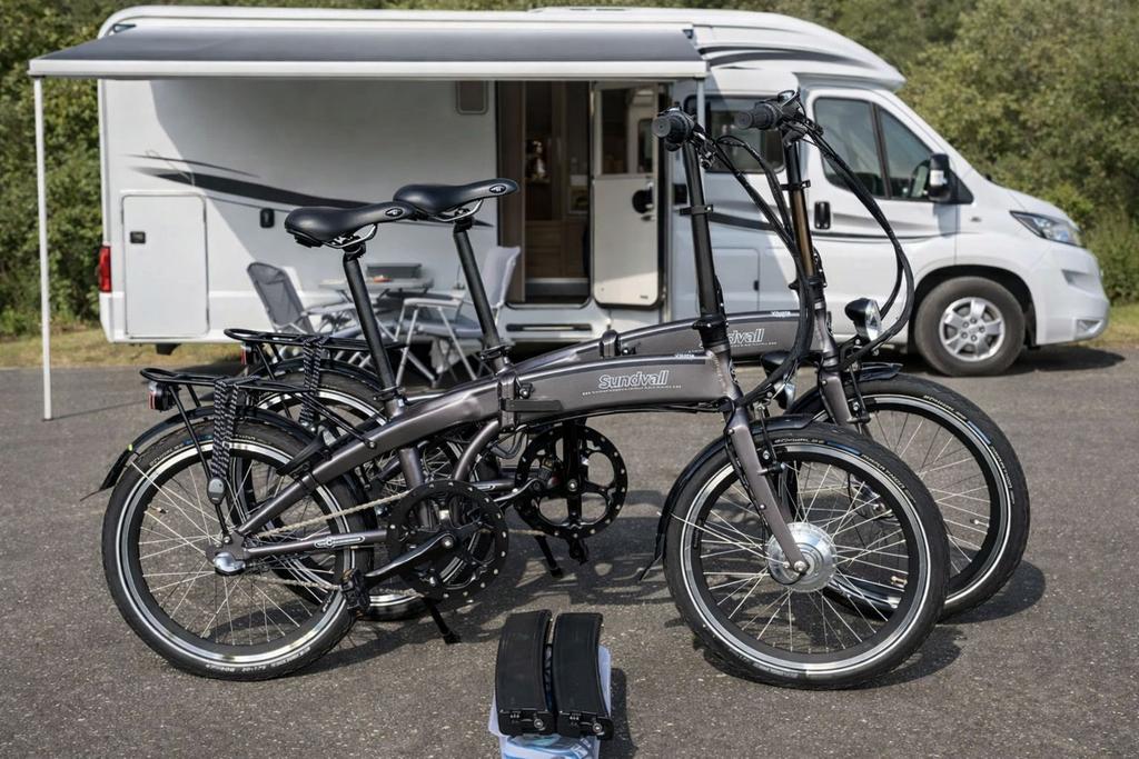 Elektrische vouwfietsen set Nieuwsaat met 2 helm nieuw, Fietsen en Brommers, Fietsen | Vouwfietsen, 20 inch of meer, Versnellingen