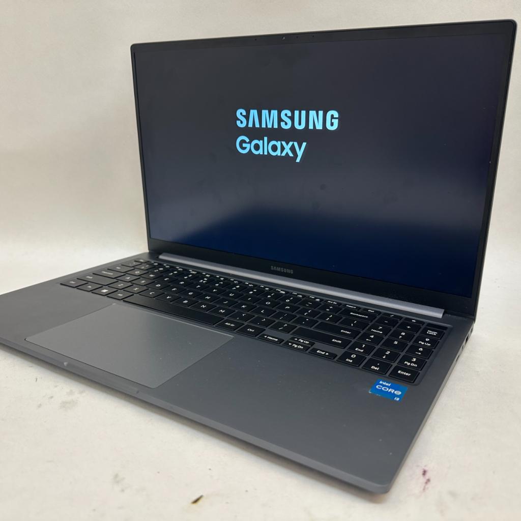 Samsung Galaxy Book4 15/i3-1315/8/256/W11, Samsung, Zo goed als nieuw, Support@Samsung.com, 129, Samsung-ro, Yeongtong-gu
Suwon-si, Gyeonggi-do 16677
South Korea