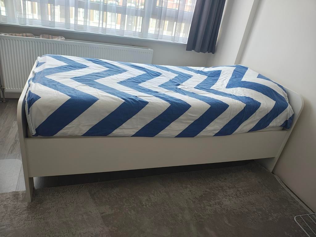 Wit eenpersoonsbed met lattenbodem (excl. matras), Ophalen, 90 cm, Eenpersoons, Wit