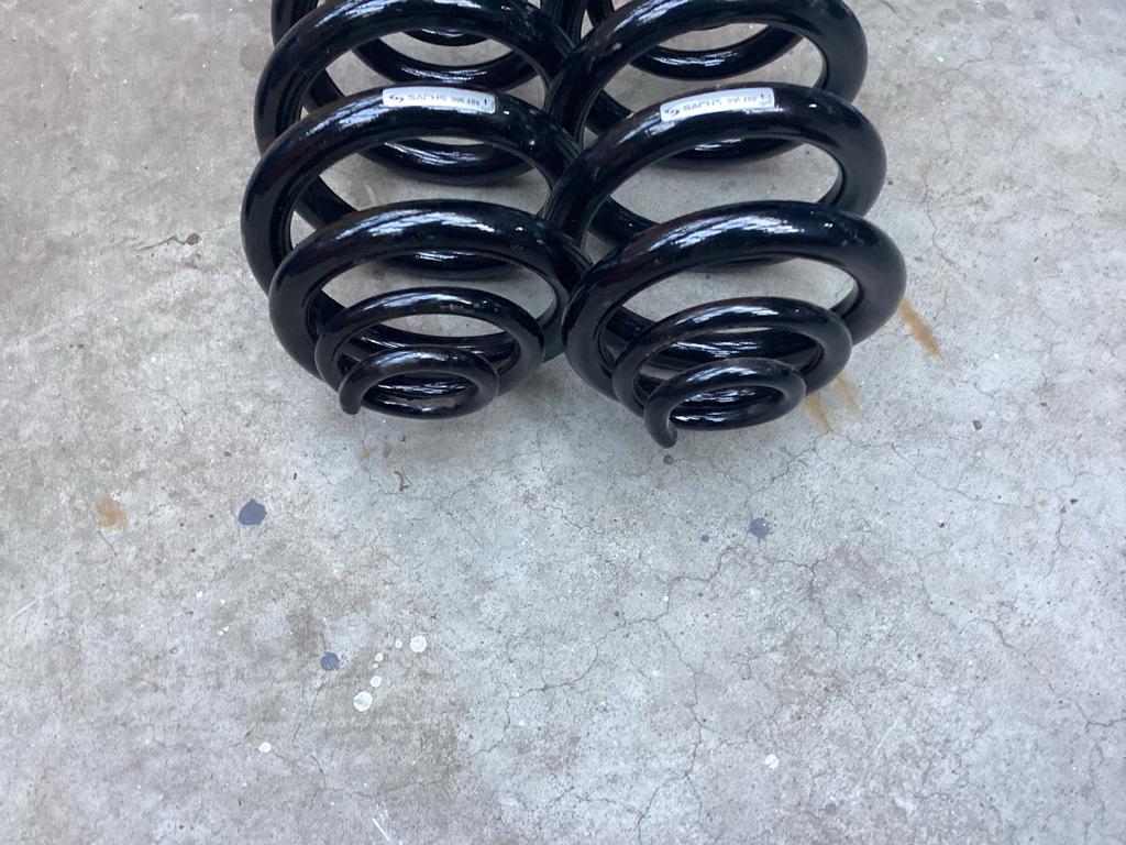 Nieuwe veren voor Volkswagen Transporter T4 achteras, Ophalen of Verzenden, Nieuw, Volkswagen