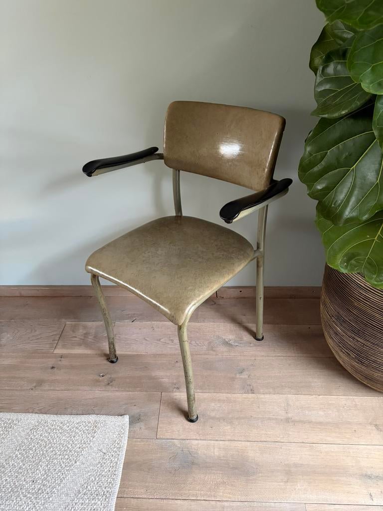 Twee vintage Friso Kramer stoelen, Ophalen, Zo goed als nieuw, Twee