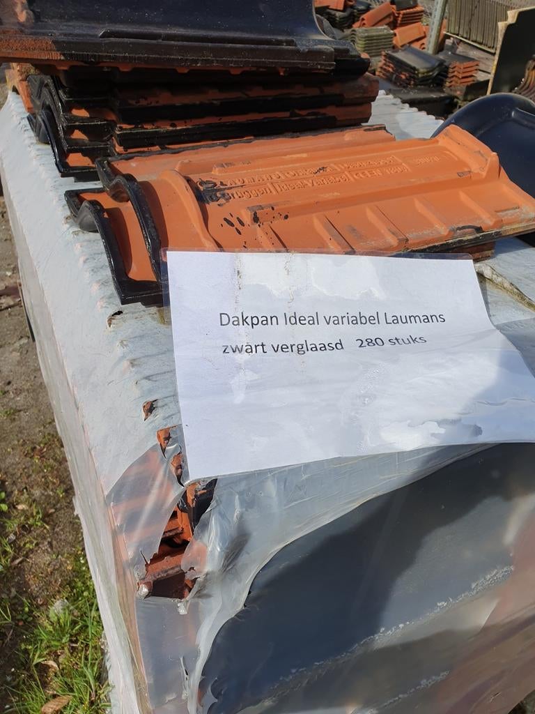 280 st dakpan nieuw in verpakking ideal variabel Laumans, Ophalen, Steen of Klei, Zwart, Nieuw
