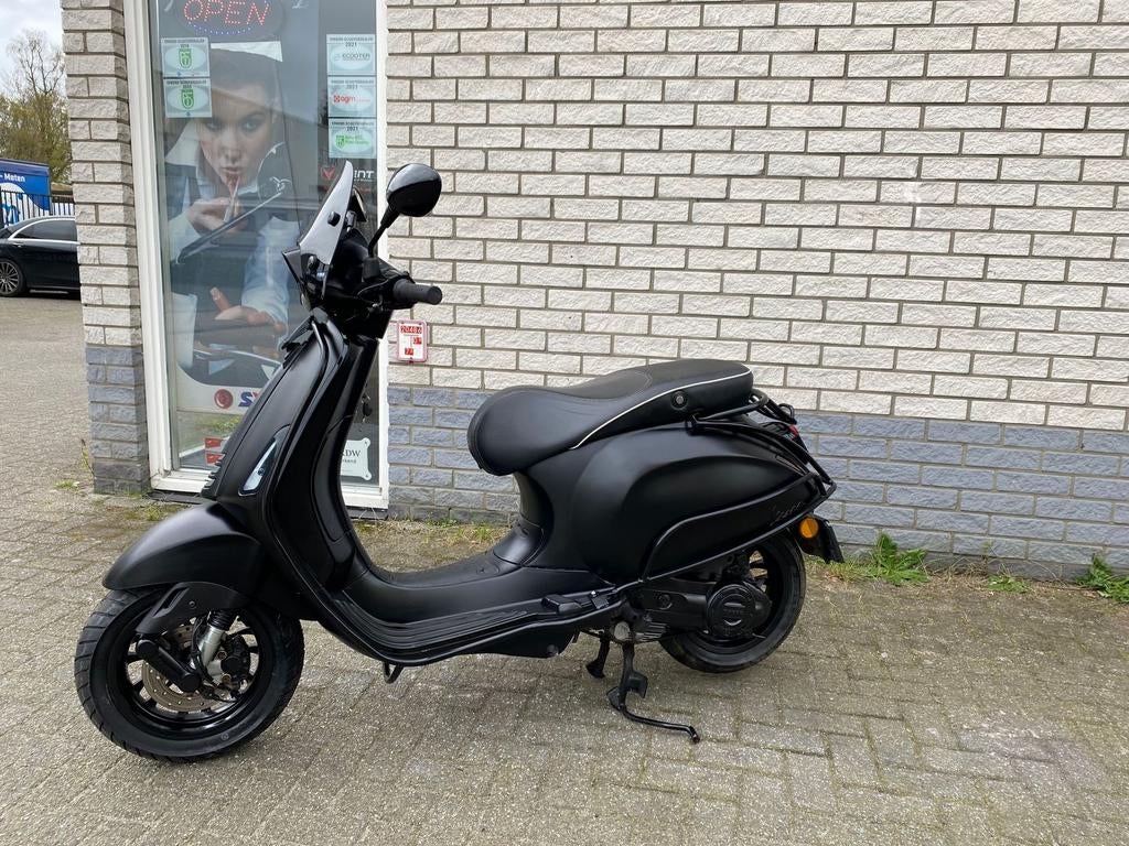 DIKKE VESPA SPRINT S 45KM 4-TAKT BROM MAT BLACK 7000KM BJ202, VESPA, Onbekend, Onbekend, Vespa
