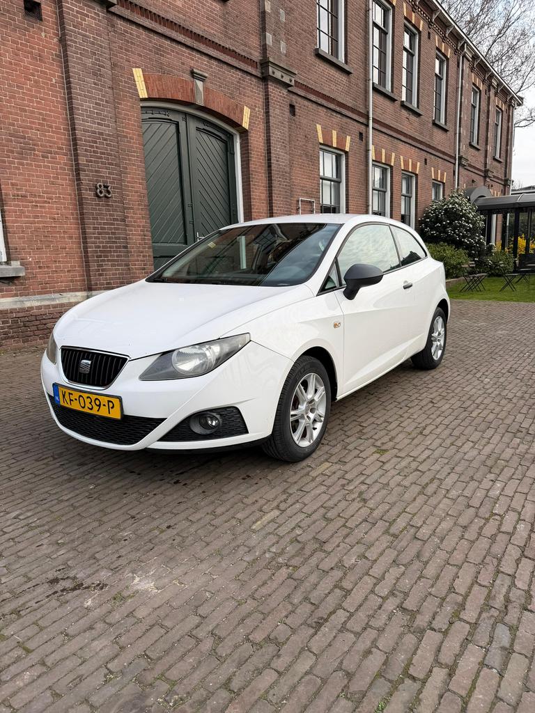 Seat Ibiza 1.2 51KW 3DRS 2009 Wit, Voorwielaandrijving, 31 €/maand, 1198 cc, Handgeschakeld