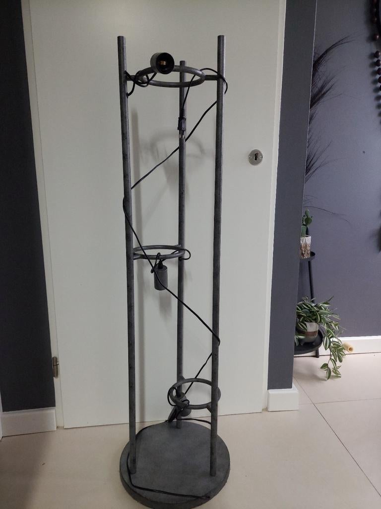 Industriële lampenstandaard, Ophalen, Minder dan 50 cm