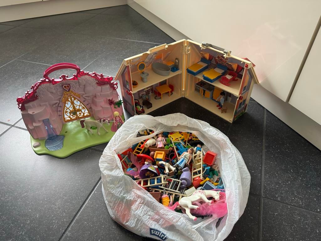 Playmobil: Huis, eenhoornkoffer, zak figuren/onderdedelen, Kinderen en Baby's, Speelgoed | Playmobil, Gebruikt, Ophalen