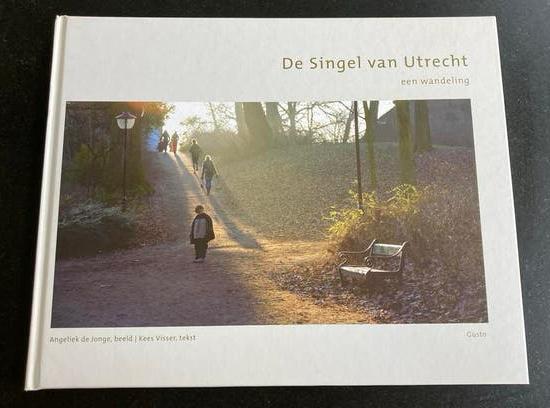 fotoboek De singel van Utrecht - een wandeling, Ophalen of Verzenden, Zo goed als nieuw, Natuurwetenschap, K. Visser; A. de Jonge