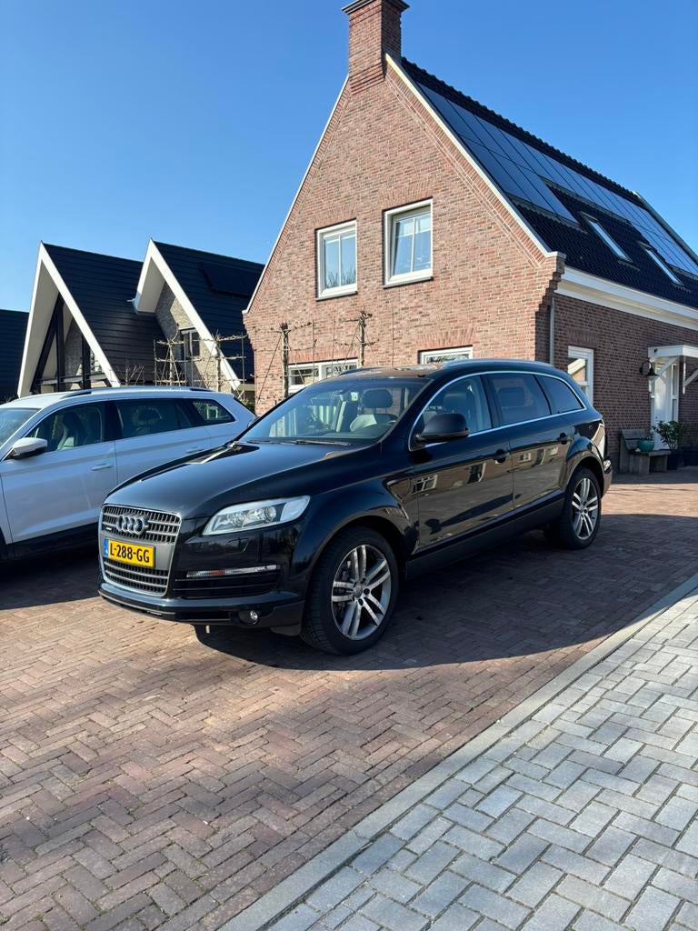 Audi Q7 4.2 V8 257KW Quattro Tiptronic 2006 Zwart, Auto's, Audi, Automaat, 8 cilinders, 2245 kg, Zwart