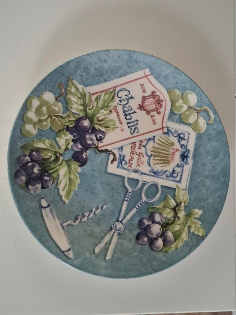 Wedgwood Queen's Ware Bord met Wijnmotief, Ophalen of Verzenden