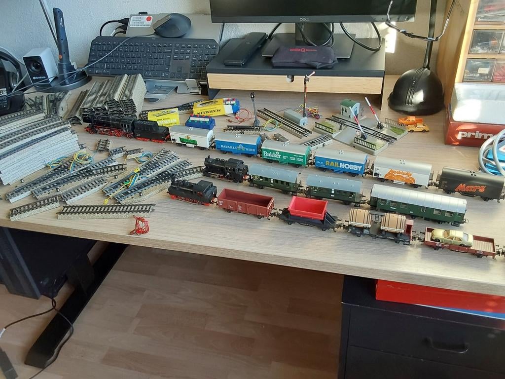 Marklin set: 3 locomotieven, 14 wagens, sein, overweg, rails, Hobby en Vrije tijd, Modeltreinen | H0, Wisselstroom, Gebruikt, Rails