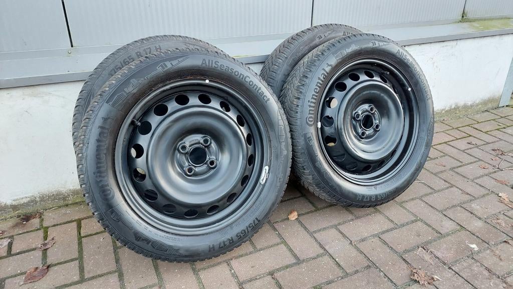 All-seasonbanden Toyota Aygo X 175/65/17 uniek!, Gebruikt, 175 mm, Banden en Velgen, 17 inch